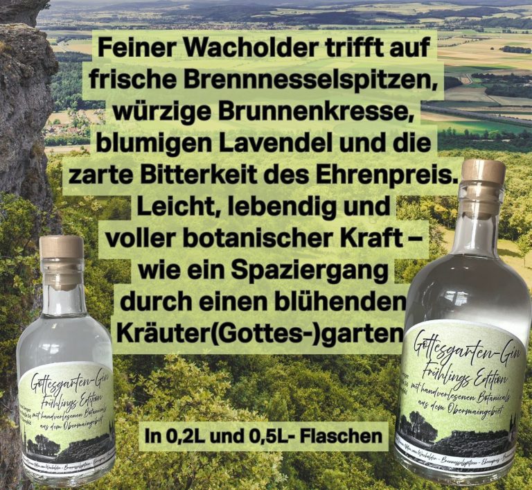Neuste Kreation: Gottesgarten Gin Zwei Glasflaschen mit klarer Flüssigkeit, beschriftet mit „Gottesgarten Gin“.